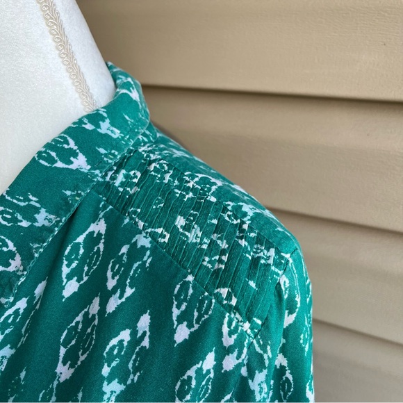 •New Directions• IKAT Pattern Button Down Blouse - Size XL - Picture 4 of 9